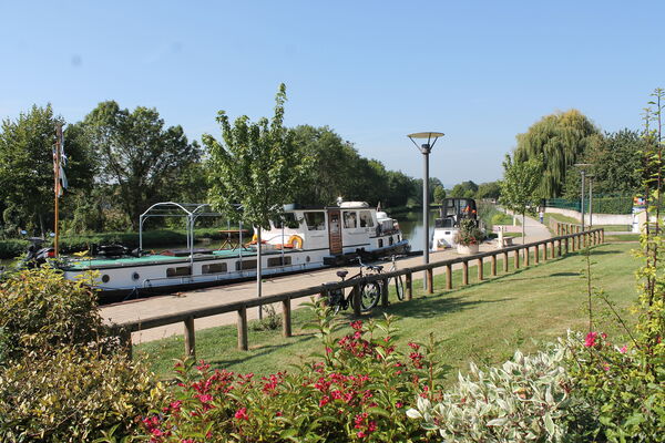 Fragnes-Porte-Verte-halte-nautique-canal-voie-verte- OT (5).JPG