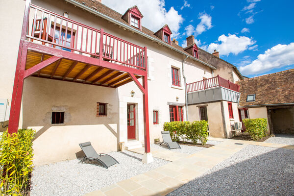 ChâteaudeCheverny-Suite-côté cour et balcons.jpg