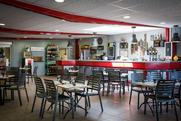 Camping-Les-Peupliers---restaurant.jpg