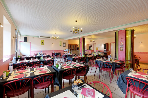 Bar_Restaurant_Chez_Marie_The_Ploerdut®Kardous (2).jpg