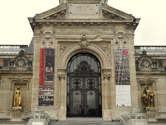 parvis-musée-valenciennes-indochine-révélée-exposition.jpg