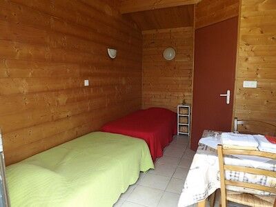 regueil-chalet double-chambre1-sit.jpg
