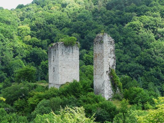 Goulles_tours_de_Carbonnières_(1).JPG