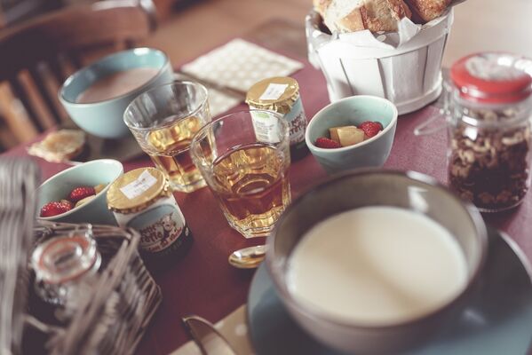 chambroutet-chambres-dhotes-la-belle-lurette-petit-dej.jpg