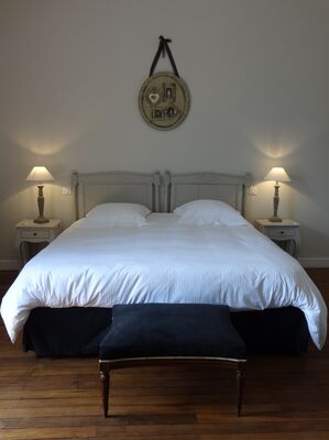 Loublande-chateau saint-georges-chambre Louise2-sit.jpg