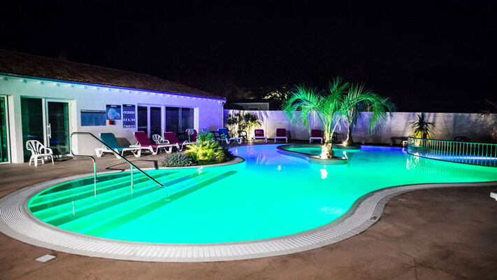 piscine-de-nuit-iledere.jpg