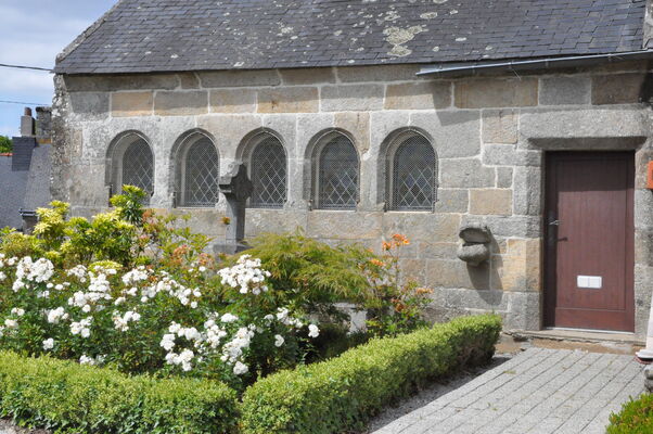 eglise plouray (10).JPG