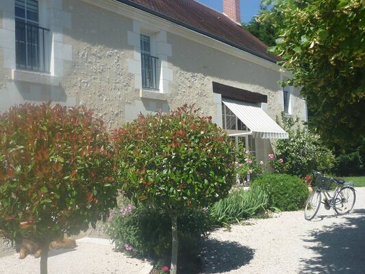 LA_LEVRAUDIERE_Chambre_dhote_Charme_Cheverny_entree.jpg