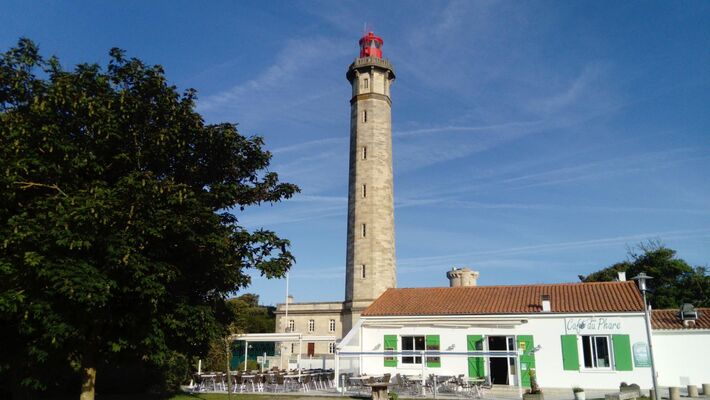 Café du Phare ext.JPG