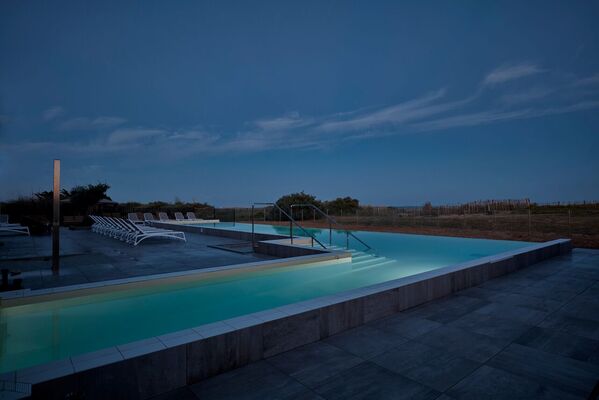 PISCINE EXTERIEURE NUIT.jpeg