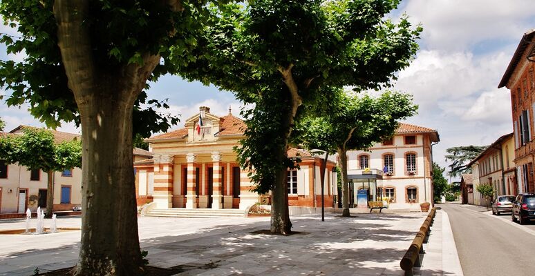 ©MontaubanTourisme place de la mairie.jpg