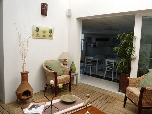 apparthotel-perledere-iledere-lacouarde-salon-2.JPG
