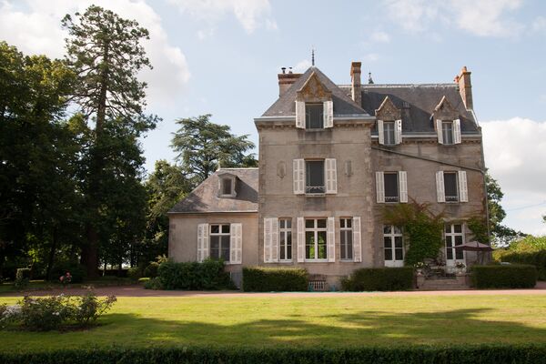 Loublande-chateau saint-georges-facade-sit.jpg