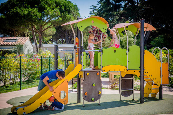 Varennes-jeux-enfants-iledere.jpg
