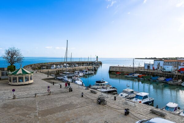 PORT 2.jpg