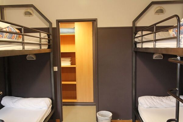 CHAMBRE 5 LITS HOSTELBOOKERS.jpg