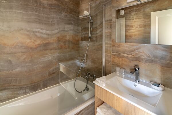 24 hotel-legalion-saint-martin-iledere-salledebains-photographie-interieur-gwladys-auzanneau-7.jpg