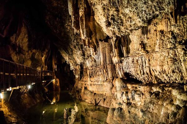 Grotte-de-Limousis-Limousis-9.jpg