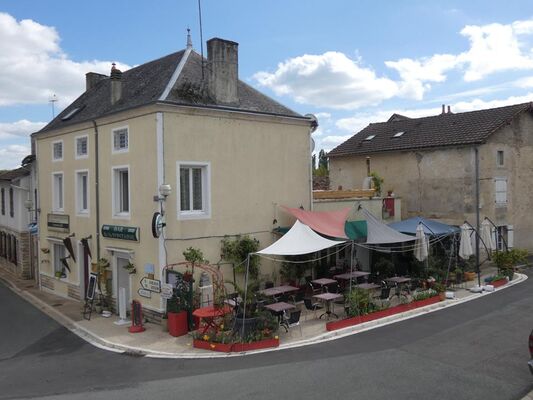 bar de la fontaine.jpg