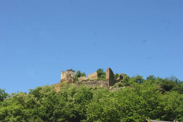 Vue chateau de Lordat.JPG