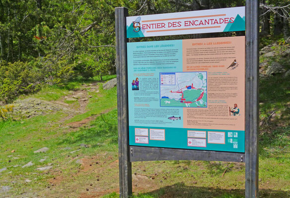PR 30 LE SENTIER DES ENCANTADES FONT VIVE.jpg