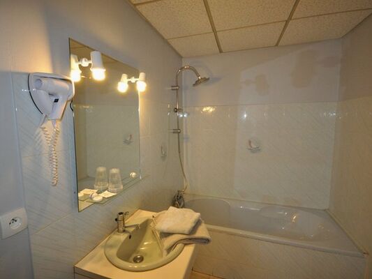 Chambres_Hotes_LeChevalBlanc_Priziac (6).jpg