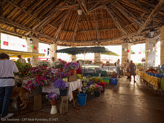 Marché à Martel--Lot Tourisme - CRT Midi-Pyrénées, D. VIET.jpg