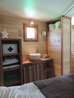 camping-ile-de-re-camping-les-baleines-cabane-photo7.jpg