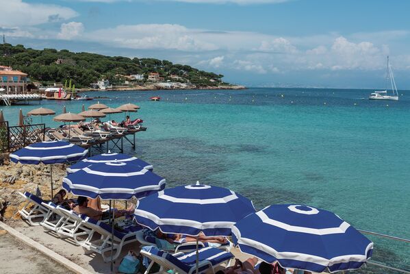 Plage La Garoupe Supervised Beach Antibes Site