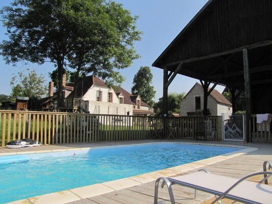 piscine pièce à louer.jpg
