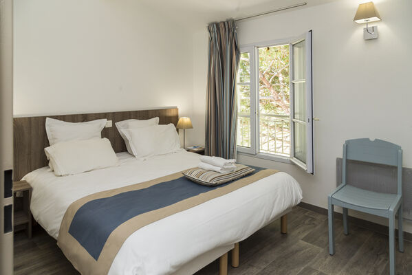 ilederé-hauts-de-cocraud-chambre.jpg