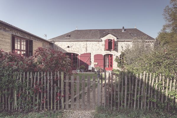 chambroutet-chambres-dhotes-la-belle-lurette-facade1.jpg