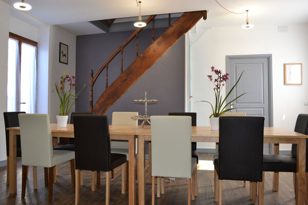 Dinning1-1.jpg