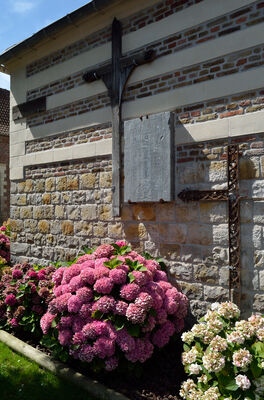 Eglise maing_12016.JPG