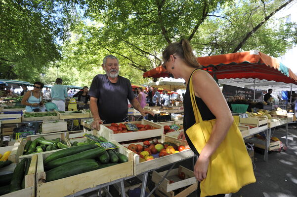 Marché Laval - CP - P.Beltrami - Mayenne Tourisme (60).JPG