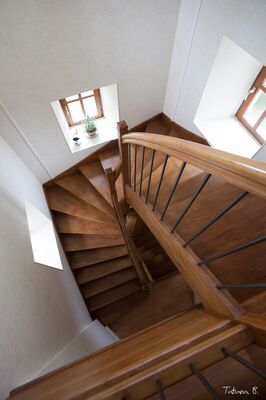 moutiers-sous-chantemerle-hotel-donaine-de-chantemerle-escalier.jpg