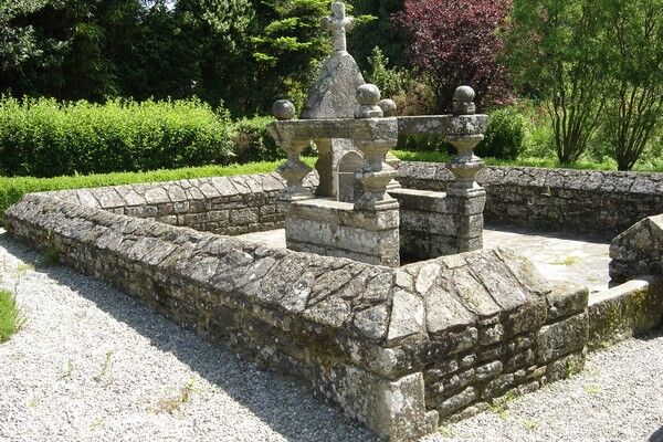 fontaine - Longueville - Locmalo - crédit photo OTPRM.JPG