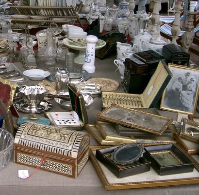 Vide_grenier_-_Seurre.JPG