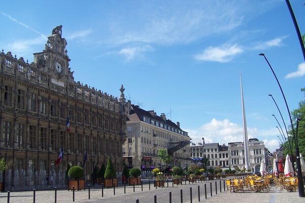 Valenciennes place d'Armes-2008.JPG