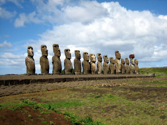 19.04.19 moai ingres.JPG
