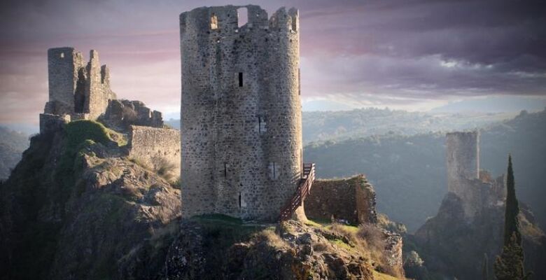chateauxlastours.jpg
