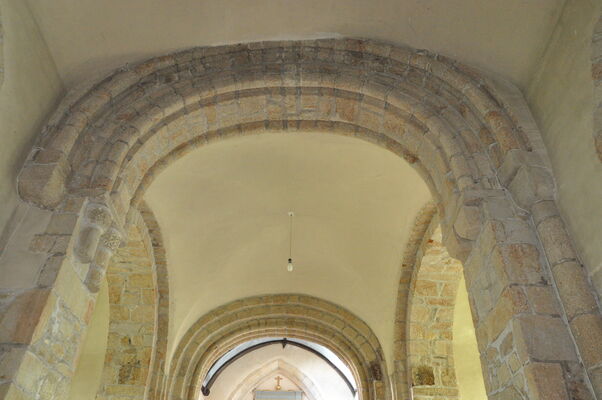 Eglise - Priziac - intérieur - Pays roi Morvan - Morbihan Bretagne sud - CP CCPRM (33).JPG