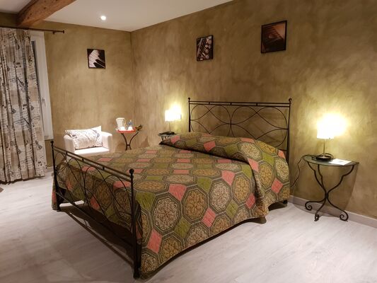 JAZZ chambre illuminée.jpg