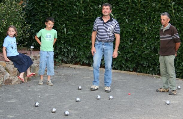 saint-paul-en-gatine-gites-au-cocorico-au-marcassin-boules.jpg