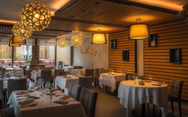 Musigny-VALENCIENNES-restaurant-tourisme-intérieur .jpeg