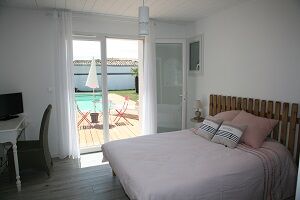 chambre rose trémiere.jpg