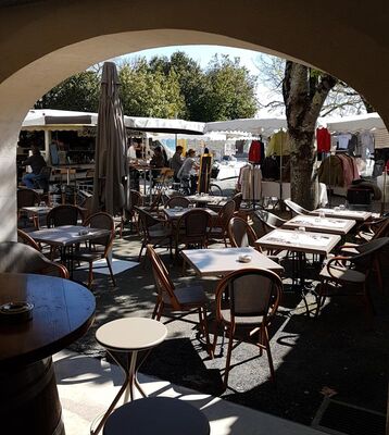 LE-PAS-SAGE-DU-MARCHE- ile de re(1).jpg