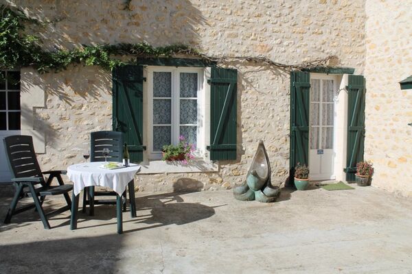 Le Studio Victor Hugo - La Trimouille - ©Linda's Gites (1).jpg