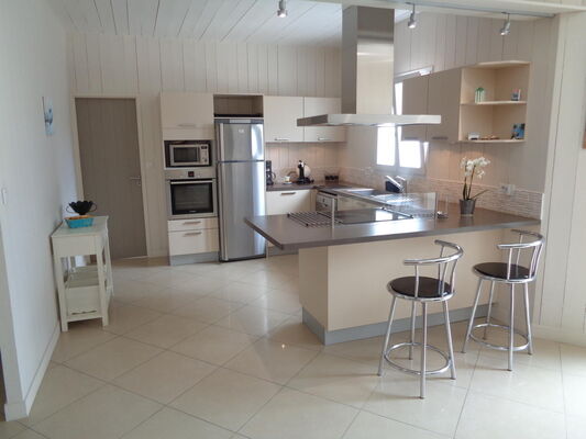 location-iledere-lepinparasol-cusine.jpg