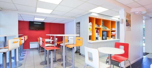 FRA22173-restaurant3.jpg